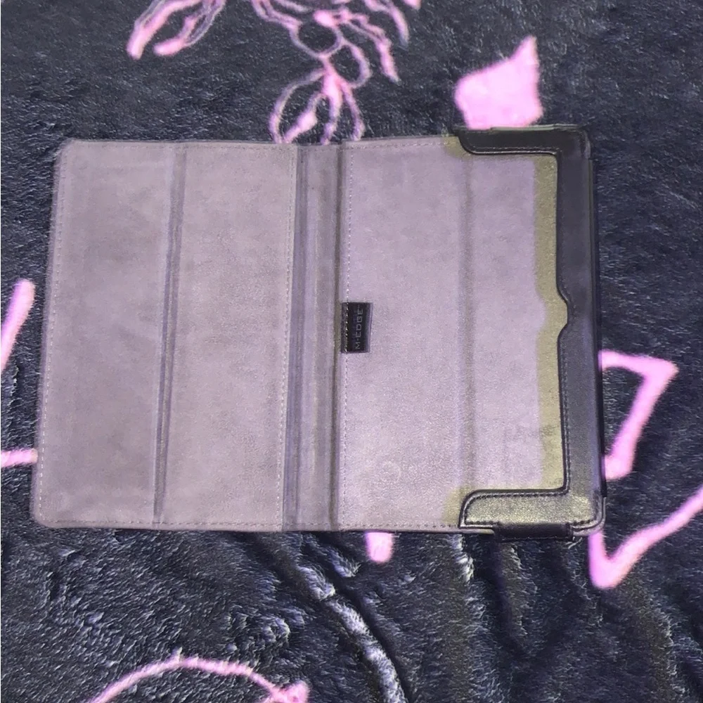 M-Edge Black Magnetic Closure Tablet Case